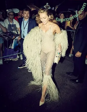 Miley Cyrus / MileyCyrus nude photo #5276