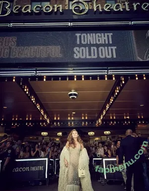 Miley Cyrus / MileyCyrus nude photo #5278