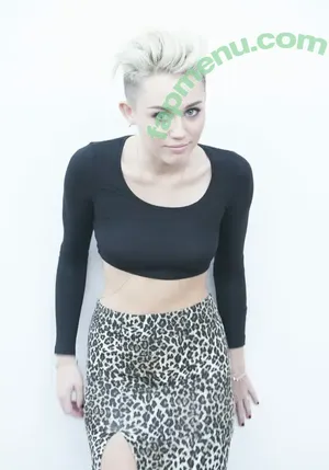 Miley Cyrus / MileyCyrus nude photo #5294