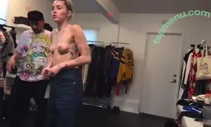 Miley Cyrus / MileyCyrus nude photo #5424