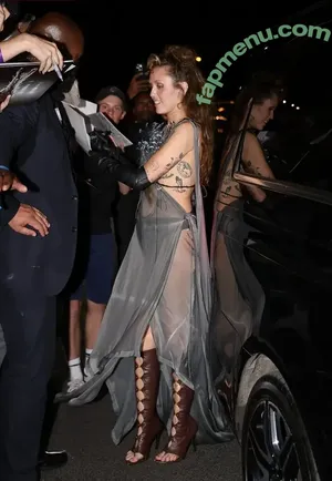 Miley Cyrus / MileyCyrus nude photo #5508