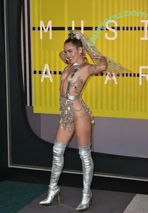 Miley Cyrus / MileyCyrus nude photo #5540