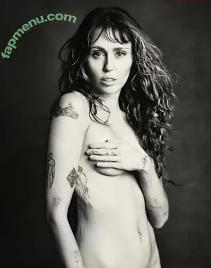 Miley Cyrus / MileyCyrus nude photo #5608