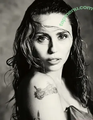 Miley Cyrus / MileyCyrus nude photo #5621
