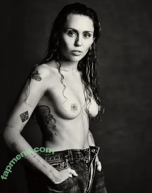 Miley Cyrus / MileyCyrus nude photo #5623