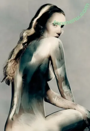 Miley Cyrus / MileyCyrus nude photo #5682