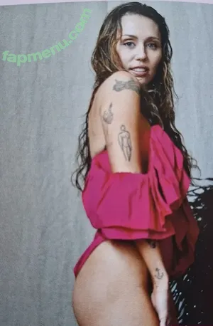 Miley Cyrus / MileyCyrus nude photo #5711