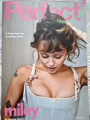 Miley Cyrus / MileyCyrus nude photo #5713