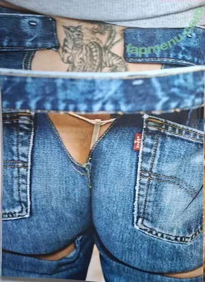 Miley Cyrus / MileyCyrus nude photo #5738
