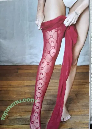Miley Cyrus / MileyCyrus nude photo #5740