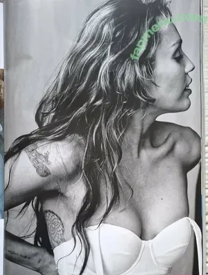 Miley Cyrus / MileyCyrus nude photo #5743