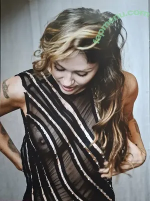 Miley Cyrus / MileyCyrus nude photo #5755