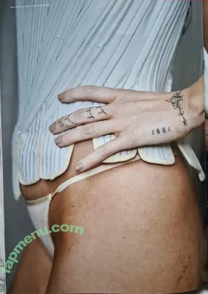 Miley Cyrus / MileyCyrus nude photo #5760