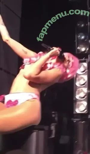 Miley Cyrus / MileyCyrus nude photo #5763