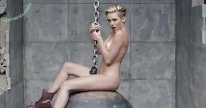 Miley Cyrus / MileyCyrus nude photo #5766