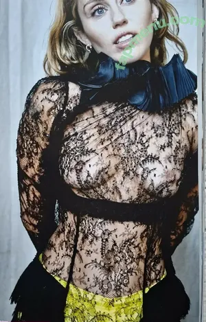 Miley Cyrus / MileyCyrus nude photo #5777