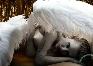 Miley Cyrus / MileyCyrus nude photo #5789