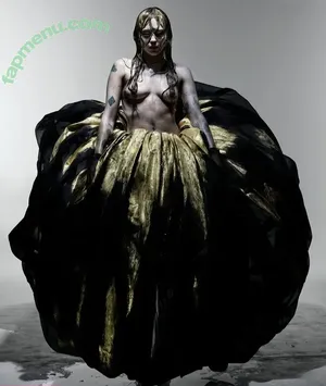 Miley Cyrus / MileyCyrus nude photo #5801