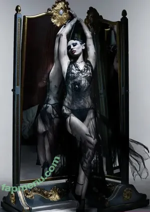 Miley Cyrus / MileyCyrus nude photo #5803