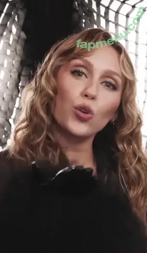 Miley Cyrus / MileyCyrus nude photo #5821