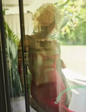 Miley Cyrus / MileyCyrus nude photo #5845