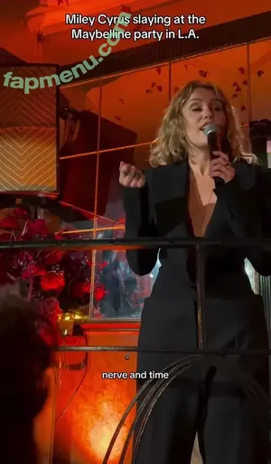 Miley Cyrus / MileyCyrus nude photo #5878