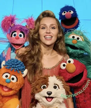 Miley Cyrus / MileyCyrus nude photo #5892