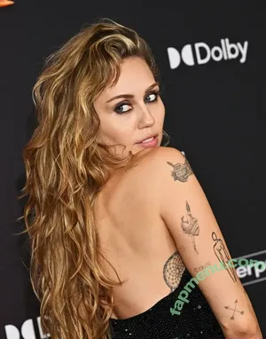 Miley Cyrus / MileyCyrus nude photo #5940