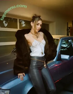 Miley Cyrus / MileyCyrus nude photo #5961