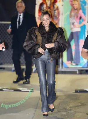 Miley Cyrus / MileyCyrus nude photo #5969