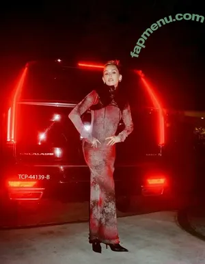 Miley Cyrus / MileyCyrus nude photo #5975