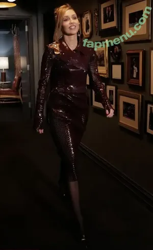 Miley Cyrus / MileyCyrus nude photo #5986