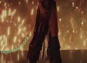 Miley Cyrus / MileyCyrus nude photo #5995