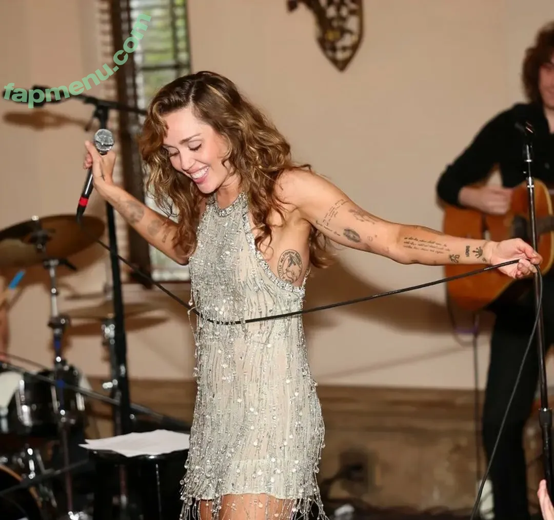 Miley Cyrus nude photo #5031 (MileyCyrus)