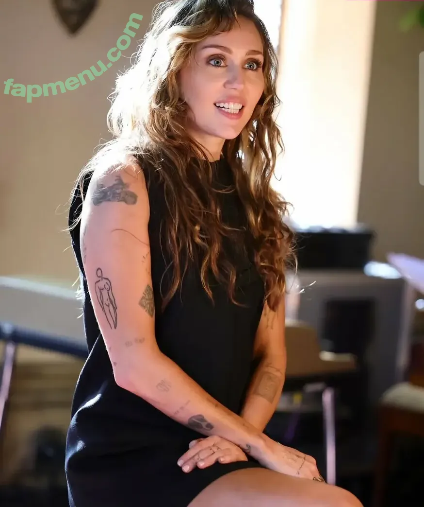 Miley Cyrus nude photo #5033 (MileyCyrus)