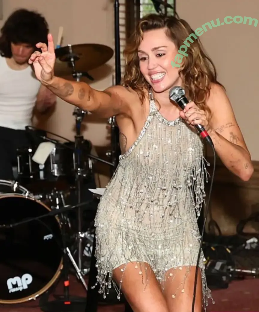Miley Cyrus nude photo #5037 (MileyCyrus)