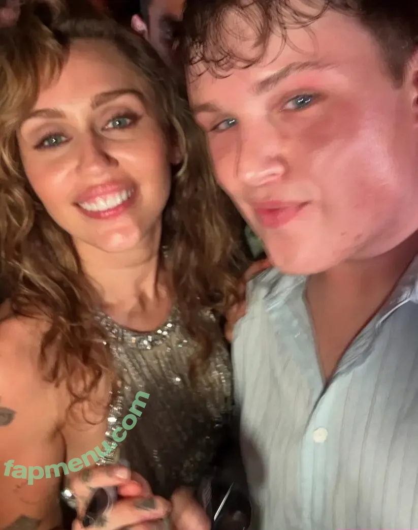 Miley Cyrus nude photo #5045 (MileyCyrus)