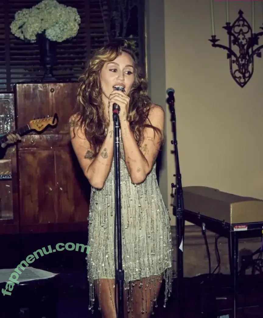 Miley Cyrus nude photo #5049 (MileyCyrus)