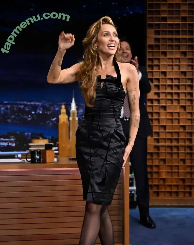 Miley Cyrus nude photo #5149 (MileyCyrus)