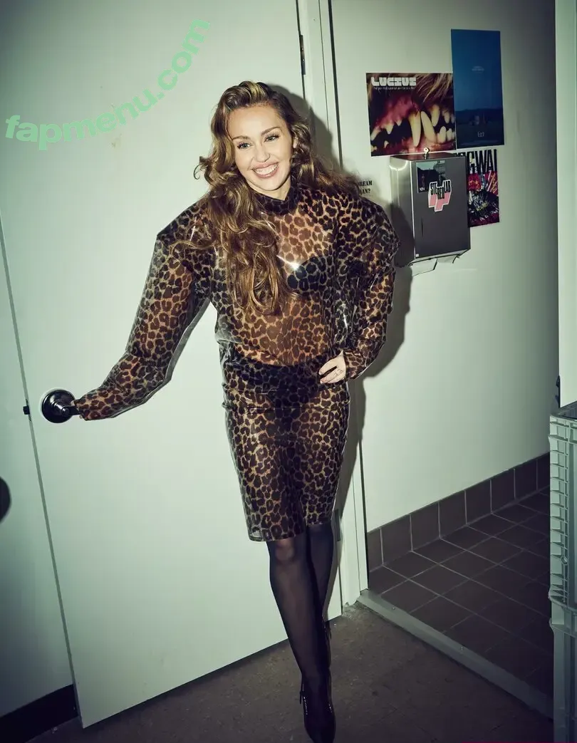 Miley Cyrus nude photo #5154 (MileyCyrus)
