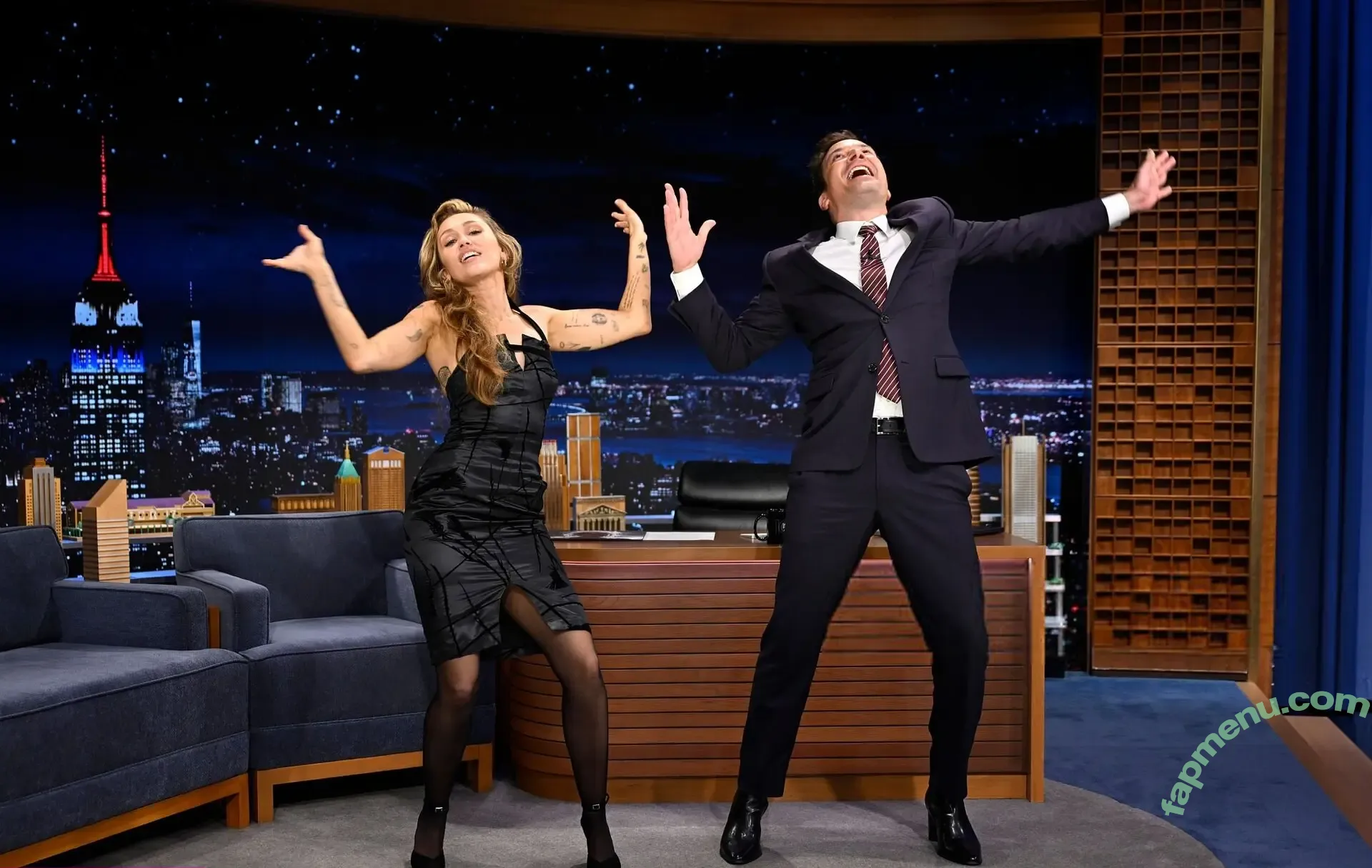 Miley Cyrus nude photo #5180 (MileyCyrus)