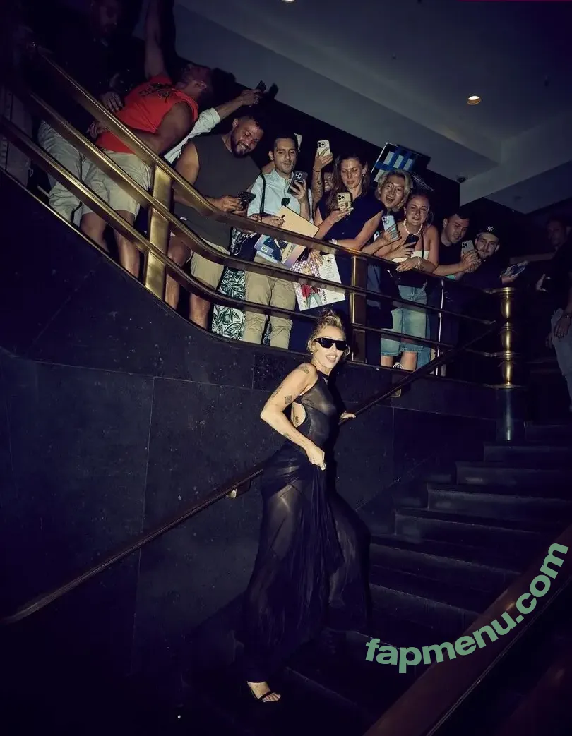 Miley Cyrus nude photo #5207 (MileyCyrus)