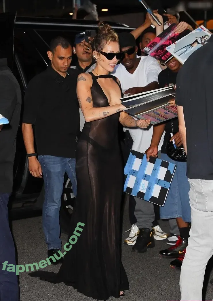 Miley Cyrus nude photo #5208 (MileyCyrus)