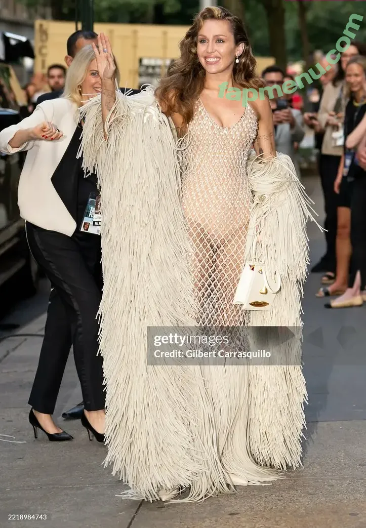 Miley Cyrus nude photo #5229 (MileyCyrus)