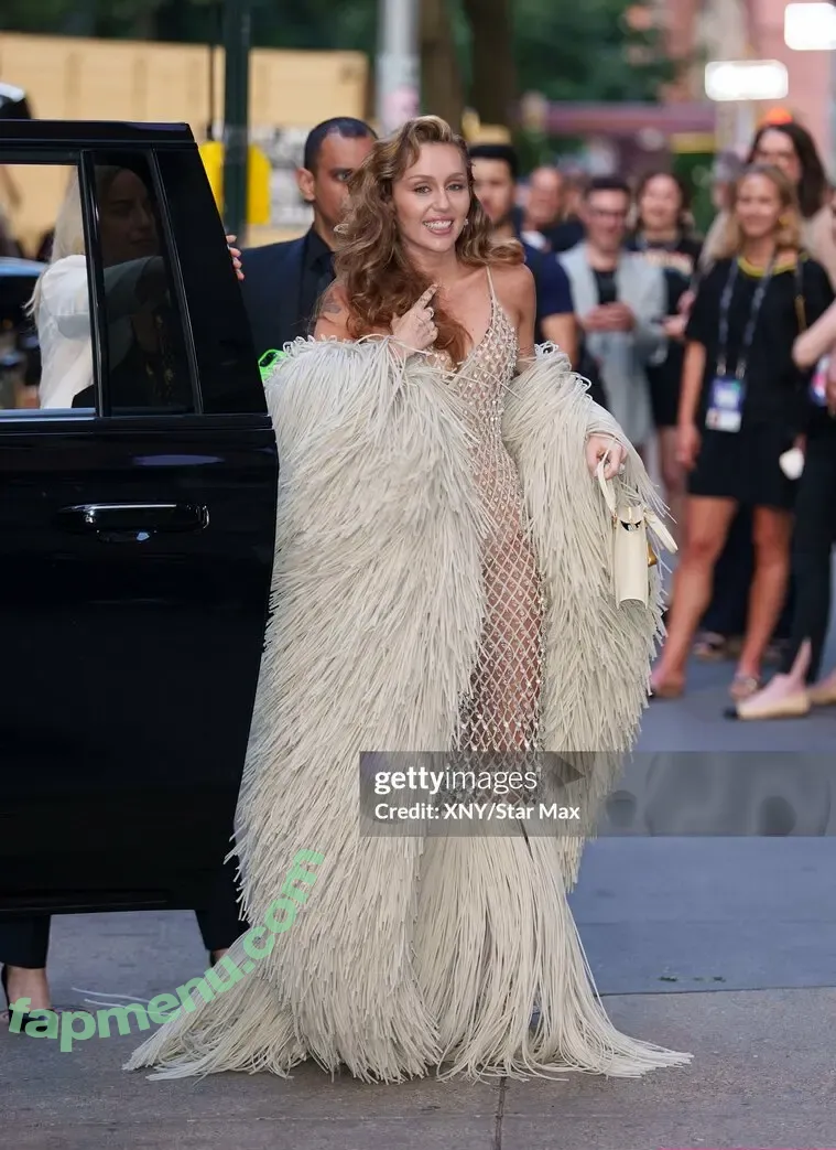 Miley Cyrus nude photo #5230 (MileyCyrus)