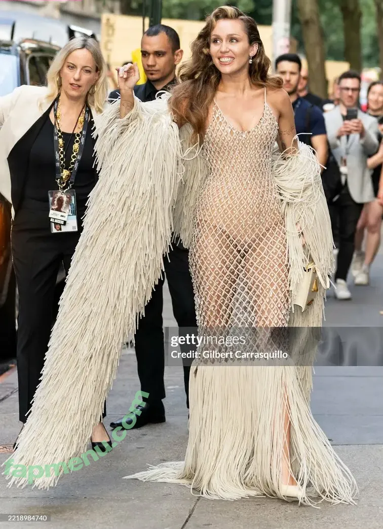 Miley Cyrus nude photo #5241 (MileyCyrus)