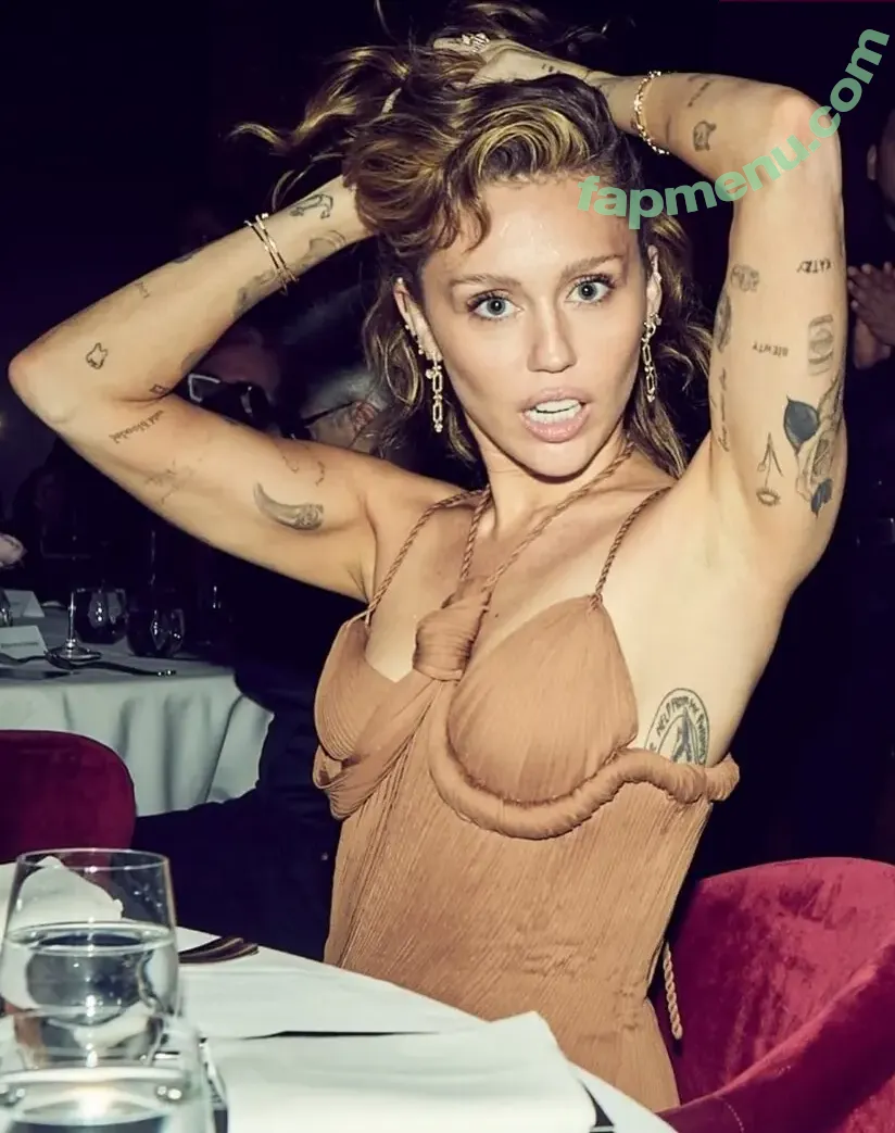 Miley Cyrus nude photo #5249 (MileyCyrus)