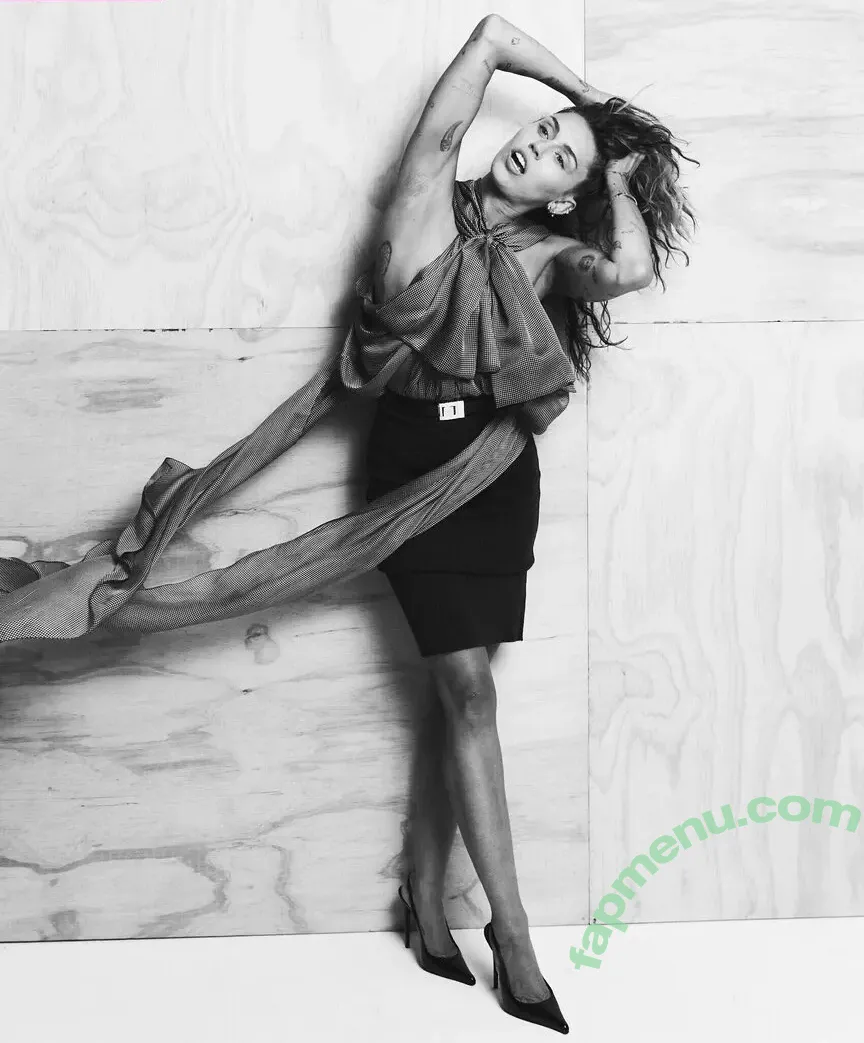 Miley Cyrus nude photo #5272 (MileyCyrus)