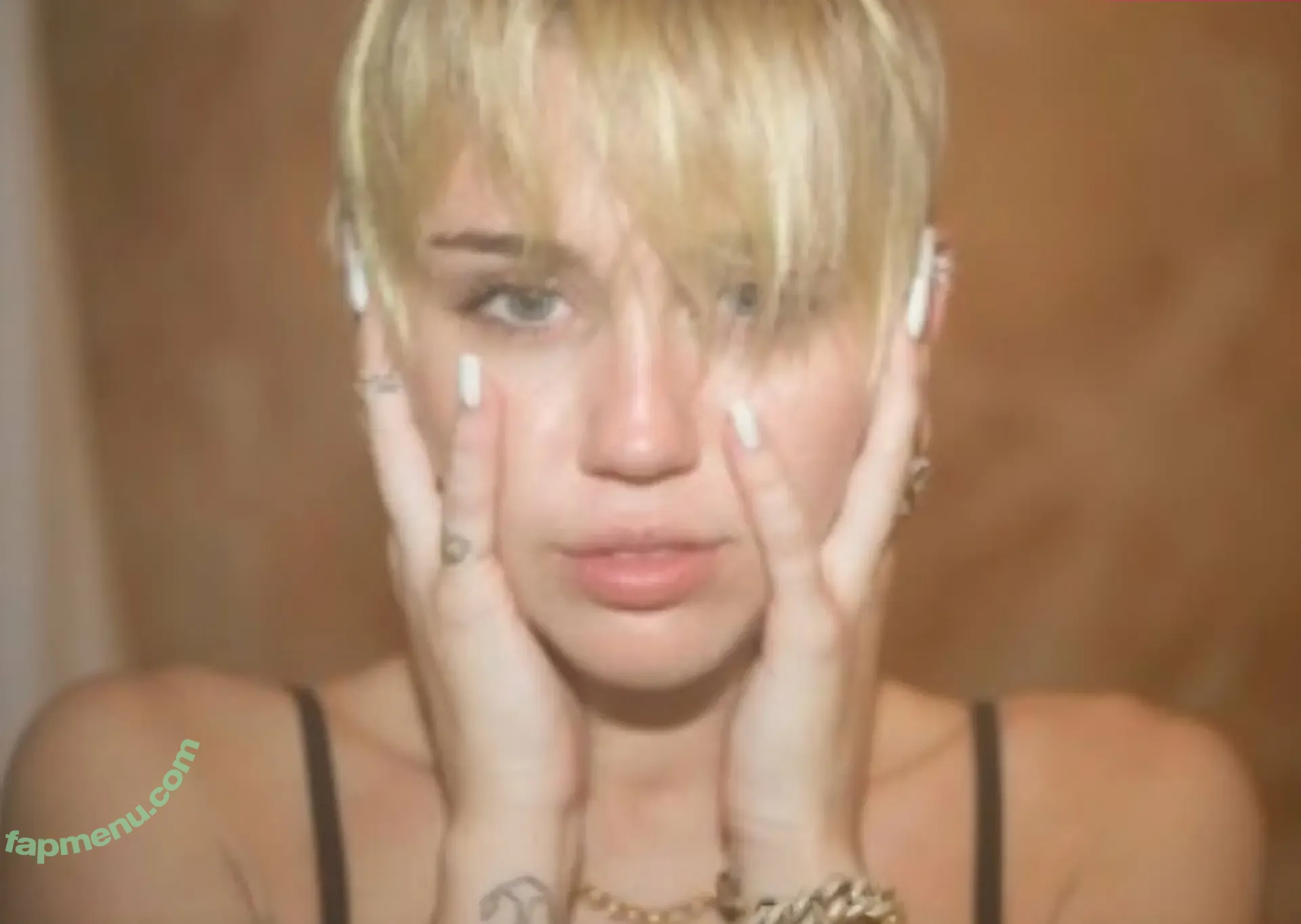 Miley Cyrus nude photo #5308 (MileyCyrus)