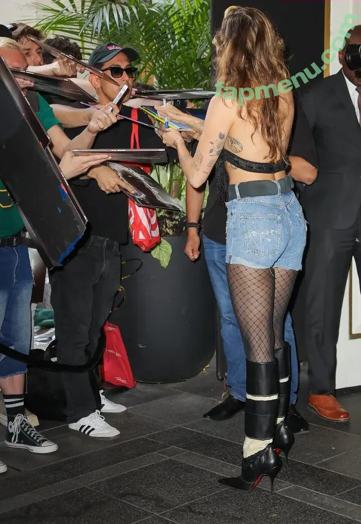 Miley Cyrus nude photo #5315 (MileyCyrus)